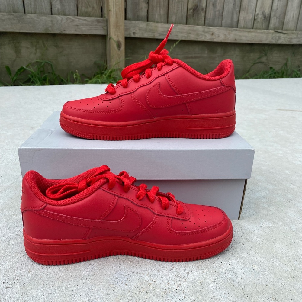 Nike Air Force 1 Low Triple Red